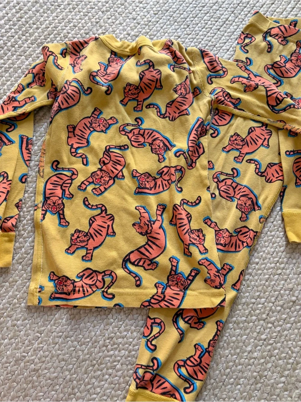 Hanna Andersson Yellow Pajama Set with Orange Tiger Print 6/7